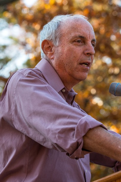 Our_Revolution_chairman_Larry_Cohen_at_the_People's_Rally,_Washington_DC_(31028587676)_(cropped)